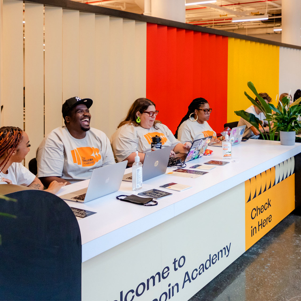 Check-in-table 2